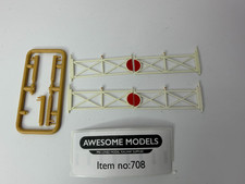 HORNBY DOUBLE LEVEL CROSSING