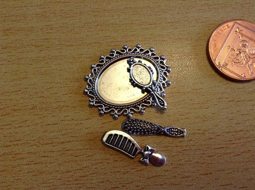 Dolls house silver - , dressing