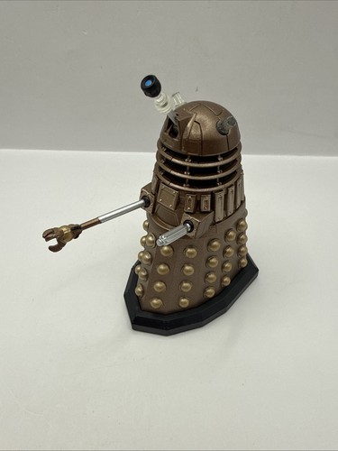 Doctor who assault dalek - doctor,
