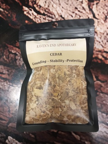 Cedar shavings wood chips - shavings,