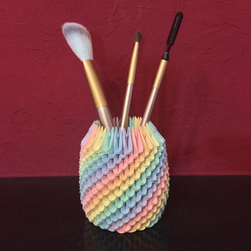 Origami pen brush holder - 3d, pen/brush