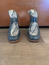 Discontinued Zara Contrast