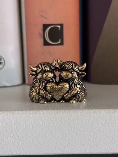 Small brass highland cow - small,
