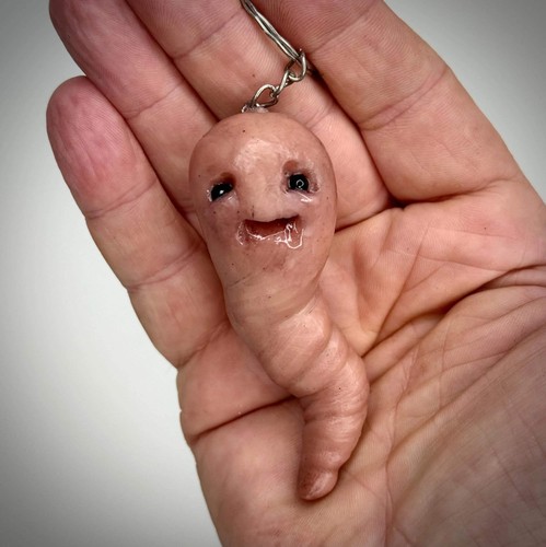 Grub keychain weird - grub,
