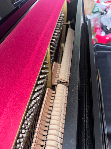 Yamaha e10811 upright piano - upright,