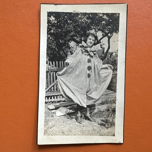 Woman clown costume - in,