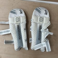 Kookaburra Junior Cricket Knee Pads, Gloves and Jumper set