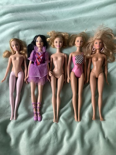Barbie doll bundle - barbie,