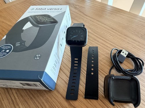 Fitbit versa smartwatch - fitbit, 2