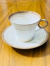 Shelley England Art Deco Teacup & Saucer – Pattern Rd 756533 – Beige & Cream