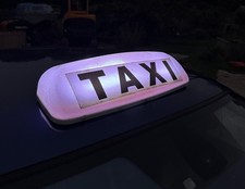 Illuminated Taxi Roof Sign - Light Up Cab Top Magnetic Roof Lamp - Retro NYC