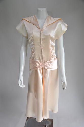 Vintage 1940s gleaming peach - vintage,