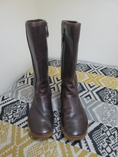EUC Womens Brown Clarks Active