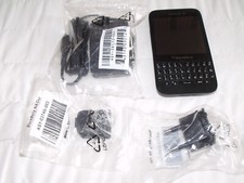 BlackBerry Q10 Phone with International Mains  Travel Charger & Clips