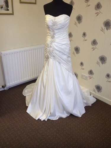 Veromia ivory wedding dress - veromia,
