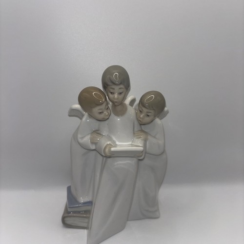 Nao lladro porcelain - by,