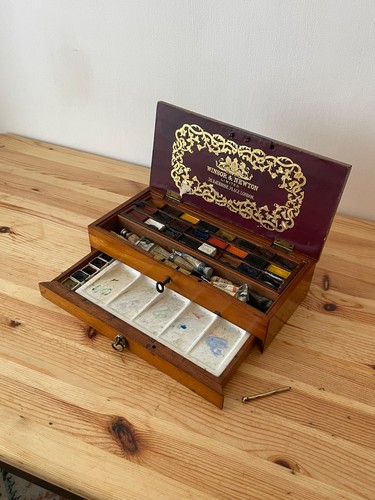 Antique winsor newton - &,