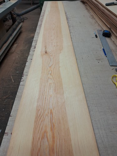 Constructional pine veneer 1 - veneer,