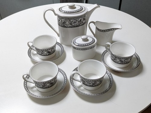 Wedgwood florentine contrast - wedgwood,