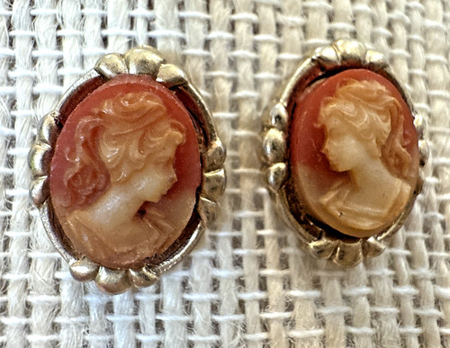 Vintage cameo pendant baroness - cameo,