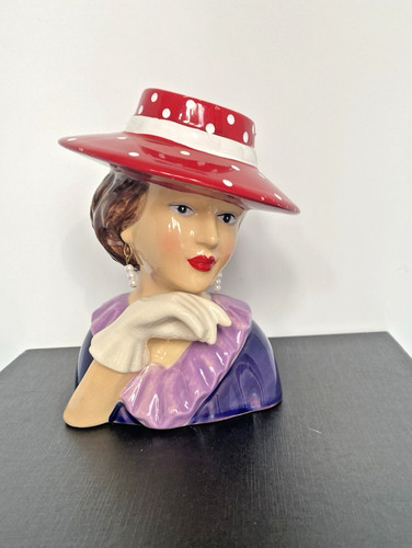 Red polka dot hat lady - polka,
