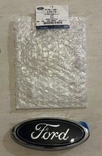 ?Genuine Ford Front Emblem Badge 3973772 / P86B-154092A18-AA ?
