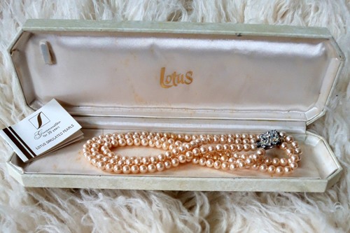 Lotus simulated pearls triple - lotus,