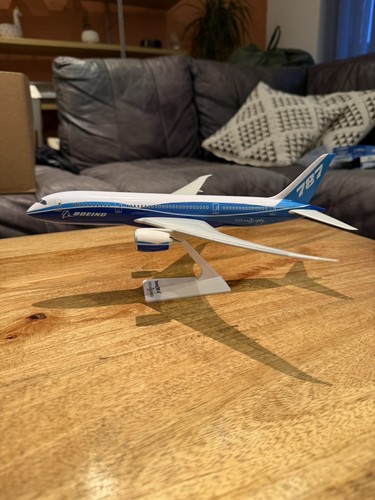 Boeing collectable scale model - boeing,