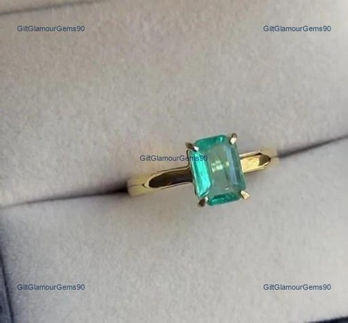 Natural green emerald - 3.02,