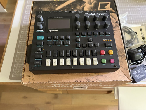 Elektron digitone - elektron,