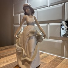  Nao By Lladro Figurine No 1343 "WALKING ON AIR" By Rafael Lozano 27cm High