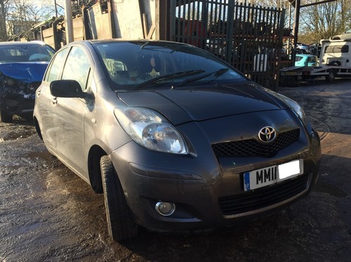 Toyota yaris vvt i - toyota,