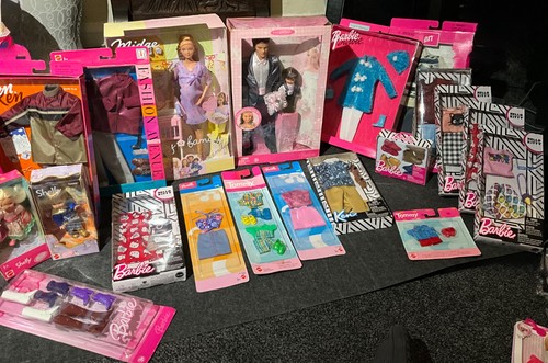 Job lot vintage barbie and - of,