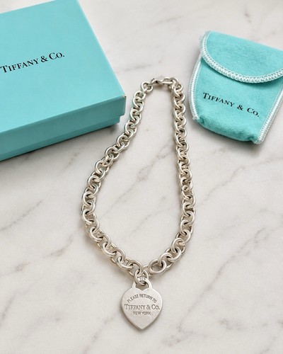 Tiffany return to - return,