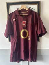 Aunthntic/Genuine Thierry Henry Hand Signed Arsenal 2005/06 With COA