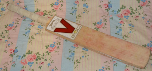 Slazenger v200 cricket bat - v200,
