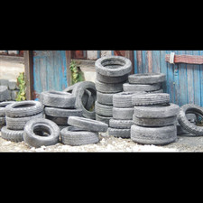 Juweela 1:32 Scale Scrap Tyres Lose, 120g
