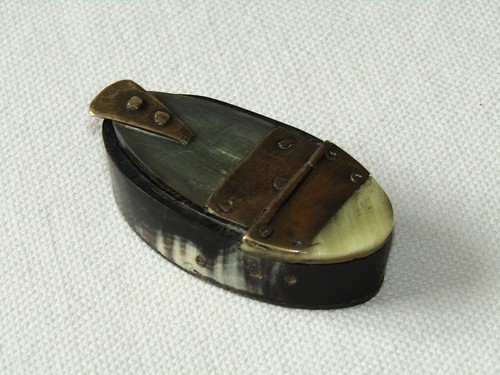 Antique artisan made horn - ,