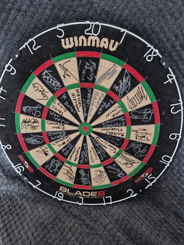 Signed winmau blade - winmau,
