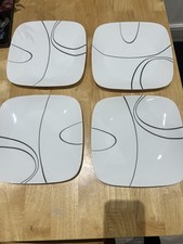 Corelle Coordinates Set of 4 SIMPLE LINES Black & White 10.5" Dinner Plates
