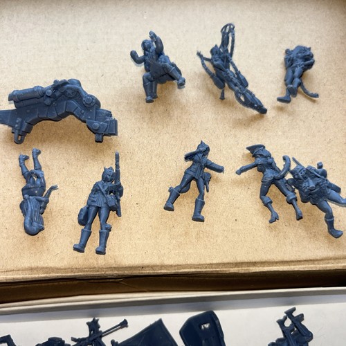 Resin munitorum figures - resin,