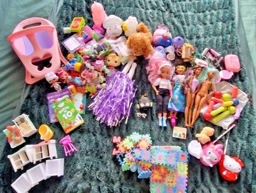 Random girls toy - random,