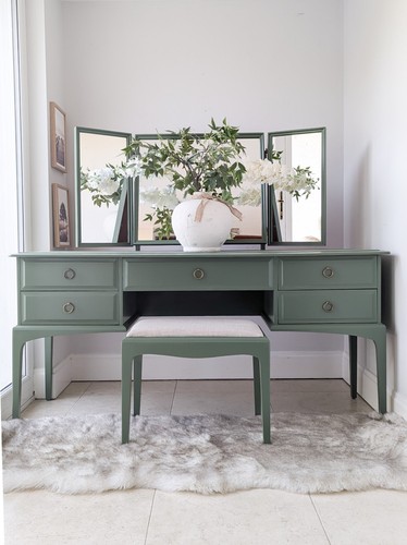 Sage green stag minstrel - green,