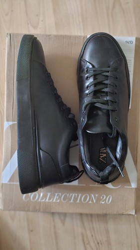 Zara black trainers - 🖤,