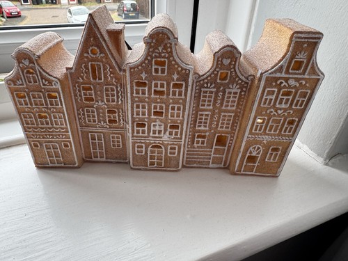 Next light gingerbread - next,