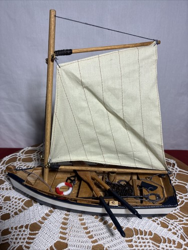 Wooden fishing boat model - fishing,