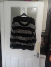 Lovely Ladies Junper Size 14