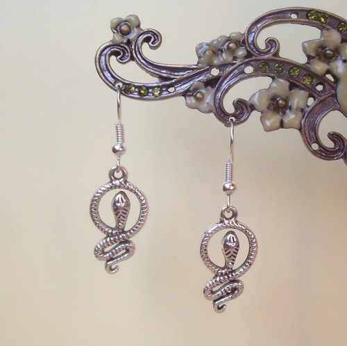 Pair cobra snake - of,
