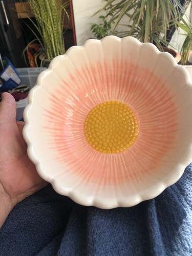 Daisy bowl textured ceramic - bowl,