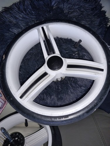 Venicci pram wheel rear - pram,